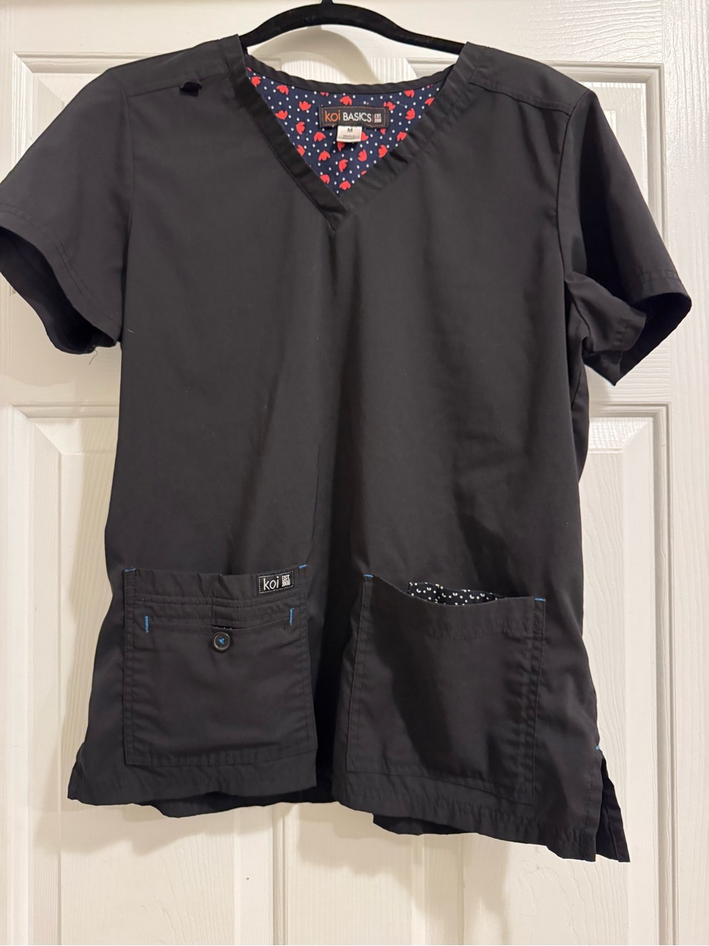 Koi Basics Black Scrub Set